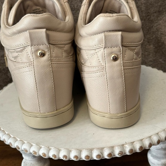 G By Guess GGDayna Size 10M Sole Gently Worn
Vintage - Picture 6 of 7